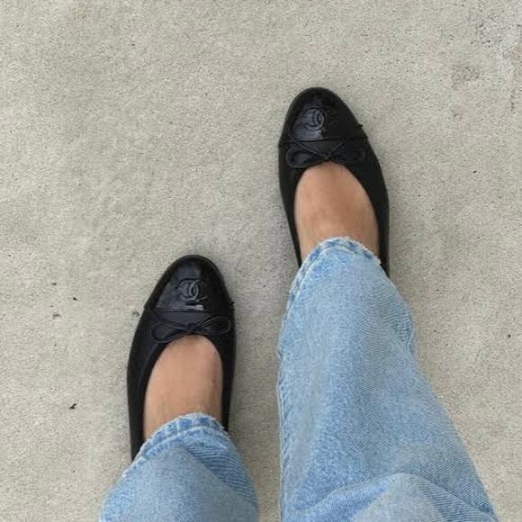 CHANEL Shoes - Chanel Black Ballet Flats